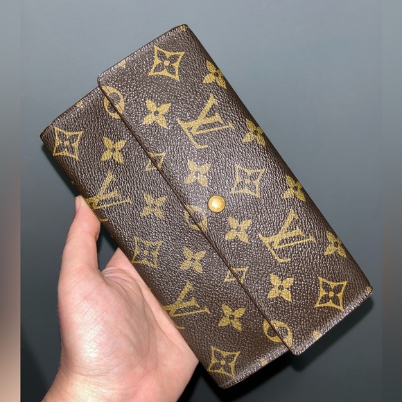 Louis Vuitton Monogram International Wallet TH0827 - Picture 5 of 9